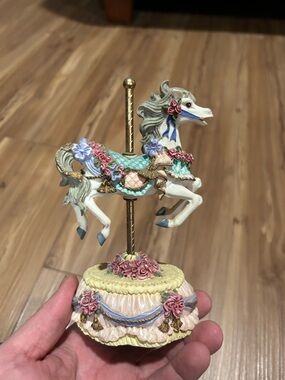 Melodies County Fair Carousel Horse Yesterday Heritage House Figure